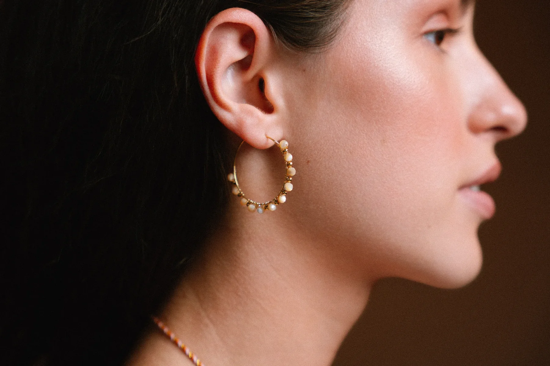 Bijou d’oreille en lumière naturelle